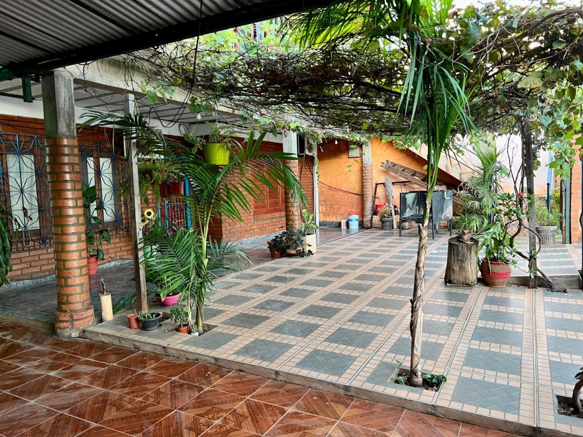 Apart Nicolas Puerto Iguazú Buitenkant foto